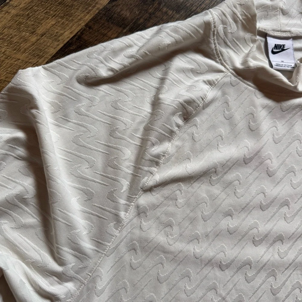 Nike Long Sleeve Athletic Top - Pale Cream/Off-White